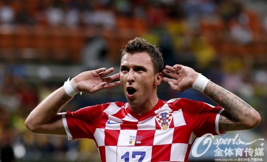 爱游戏电竞体育-蒂姆重要时刻锐不可当，尤文图斯带队取胜！赛场气氛高涨-爱游戏电竞体育